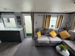 WhatsApp-Image-2025-12-05-at-20