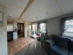 WhatsApp-Image-2024-12-05-at-05 WhatsApp-Image-2024-12-05-at-05